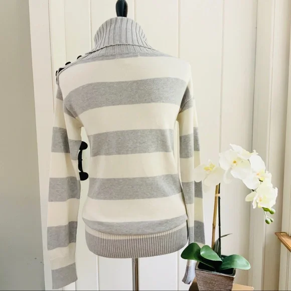 BANANA REPUBLIC Grey & Ivory Striped Cowl Neck - Picture 3 of 5